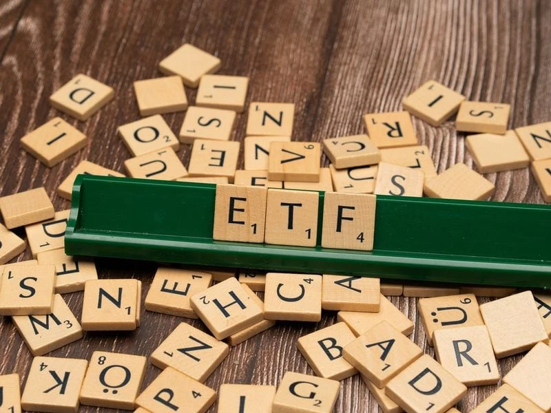 Bitcoin ETFs Record $870M Inflows as BTC Flirts With Lifetime Highs